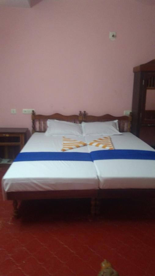 Thriphala Ayurveda Yoga ashram Daire Thiruvananthapuram Dış mekan fotoğraf