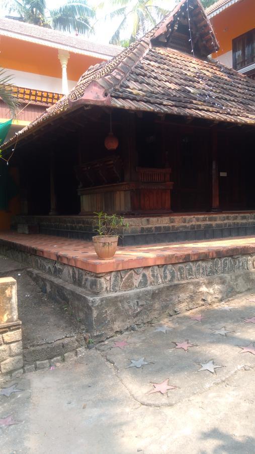 Thriphala Ayurveda Yoga ashram Daire Thiruvananthapuram Dış mekan fotoğraf