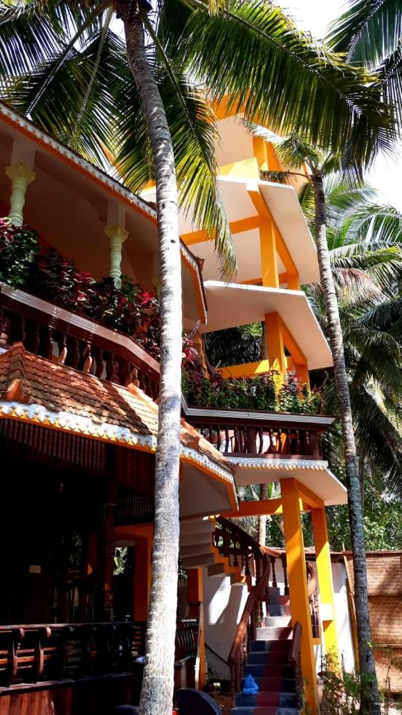 Thriphala Ayurveda Yoga ashram Daire Thiruvananthapuram Dış mekan fotoğraf